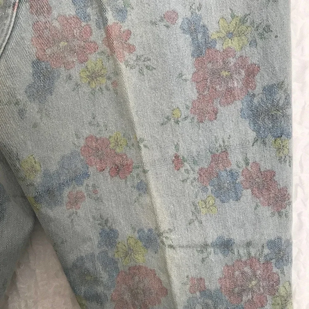 Vintage Cropped Floral high rise jeans - Picture 7 of 8